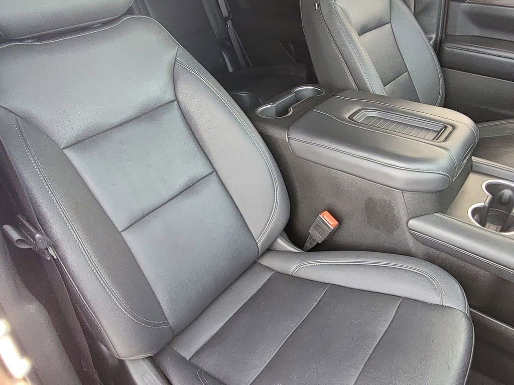 Used 2023 Chevrolet Tahoe Z71 w/ Luxury Package image 35