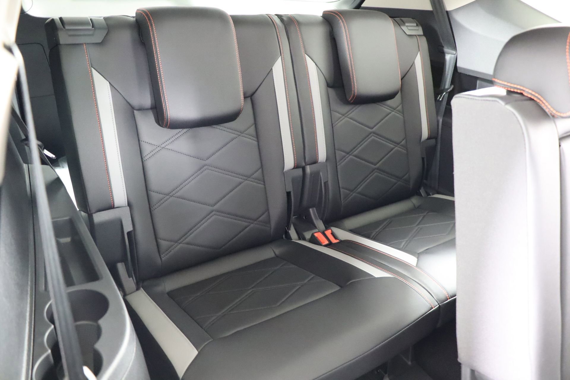 Used 2025 Volkswagen Atlas Peak Edition SE image 51