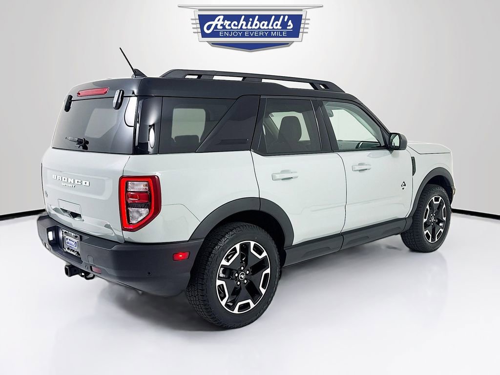 Used 2024 Ford Bronco Sport Outer Banks w/ Tech Package image 6