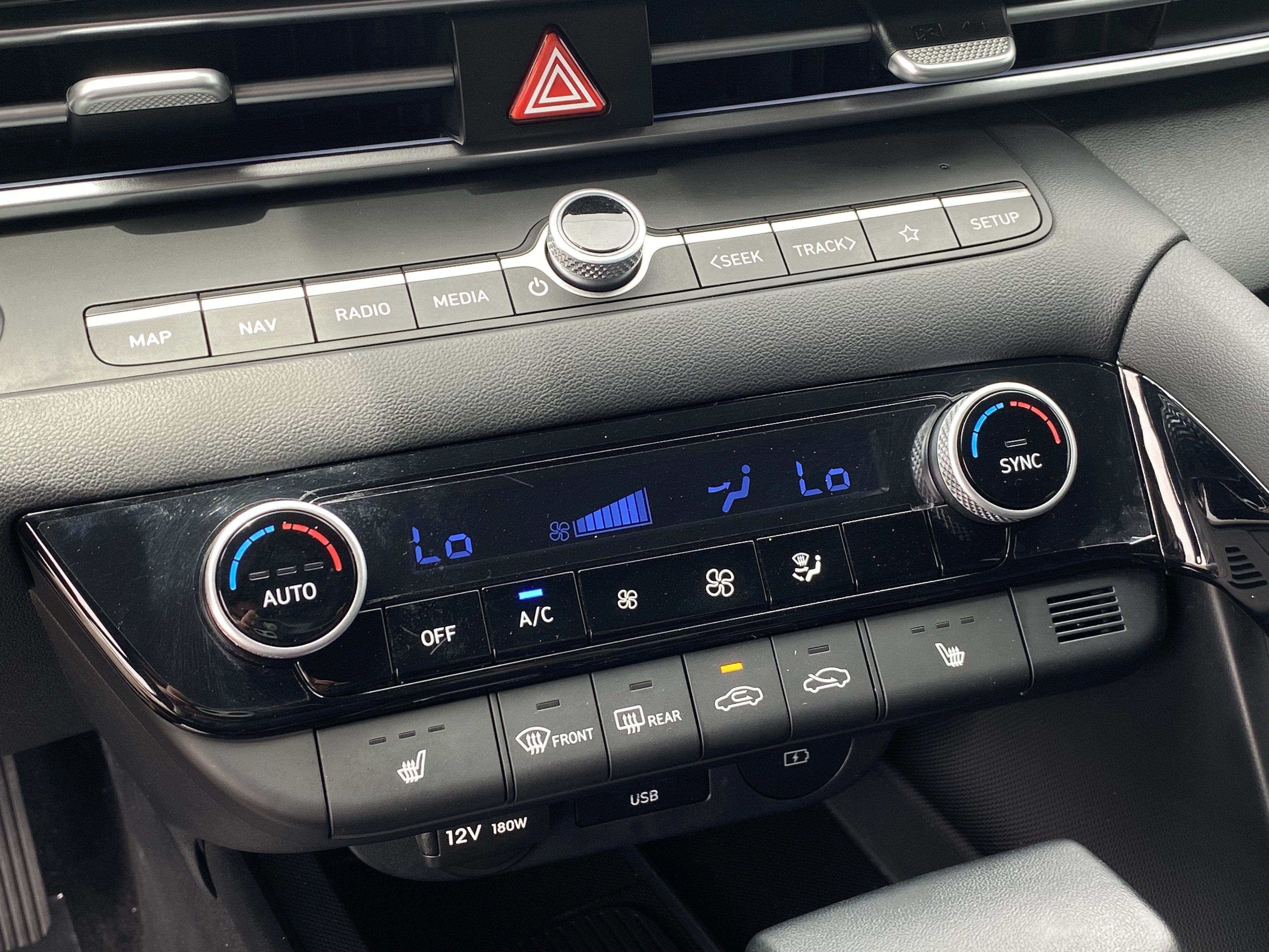 Certified 2024 Hyundai Elantra Limited FWD image 23
