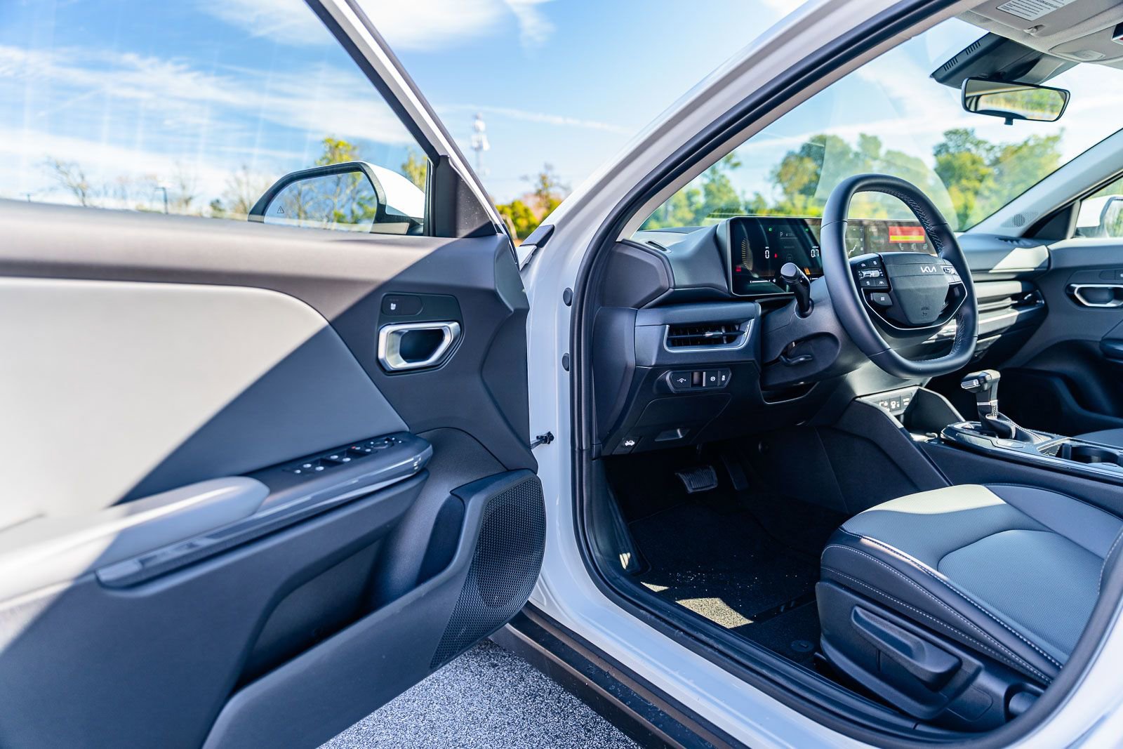 New 2026 Kia K4 EX image 13