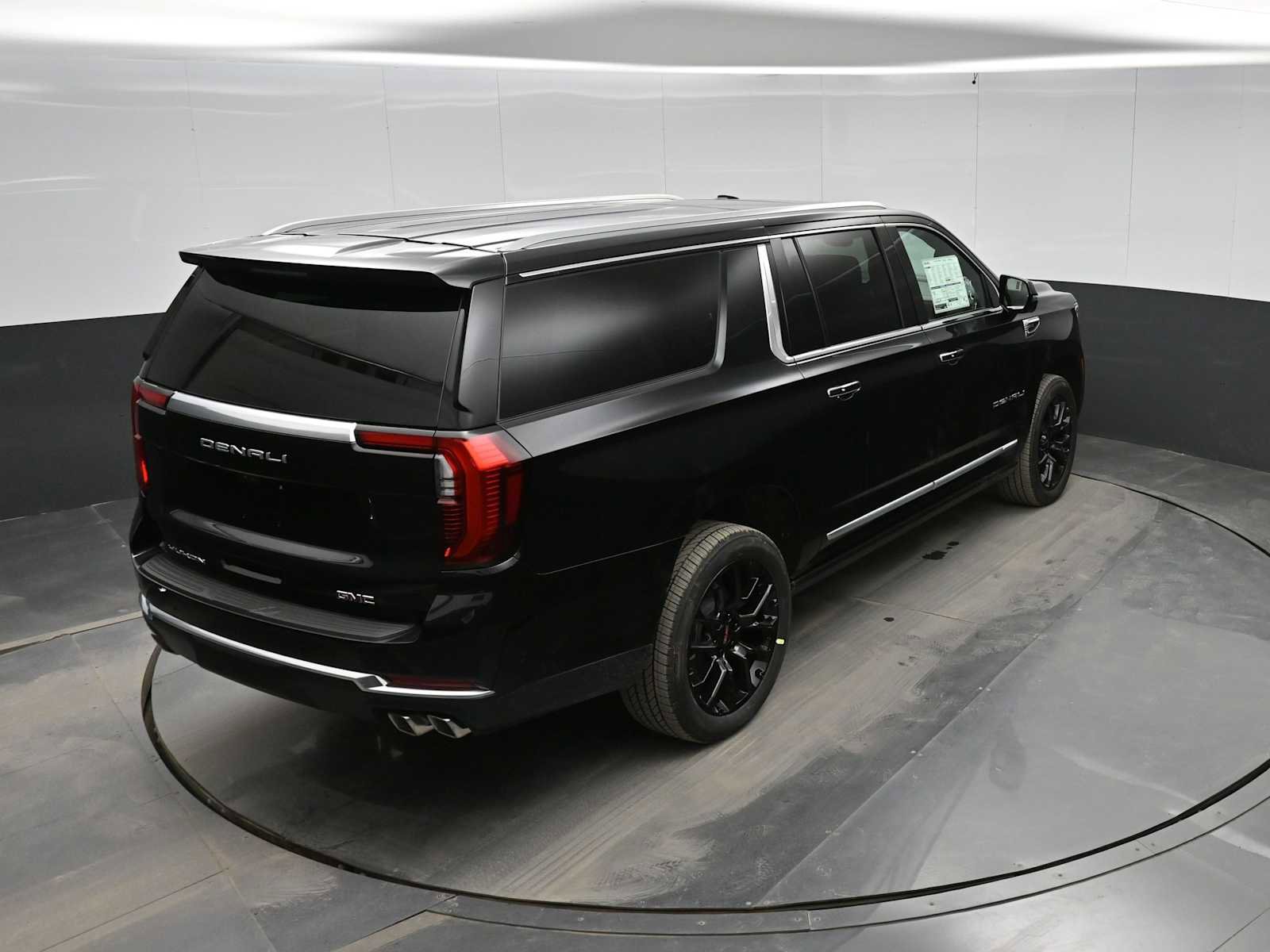New 2026 GMC Yukon XL Denali w/ Denali Reserve Package image 26