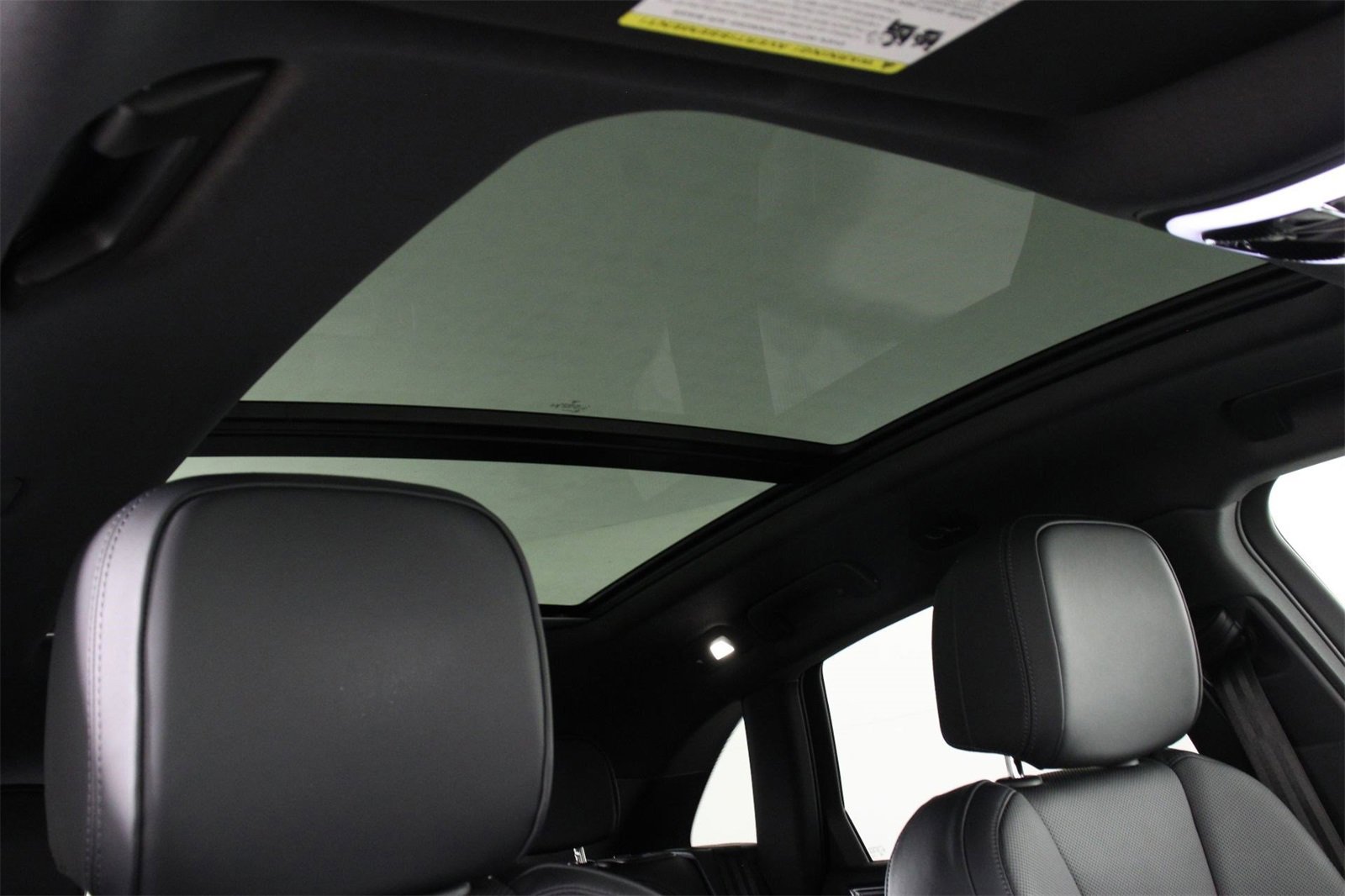 Used 2025 Porsche Macan image 25