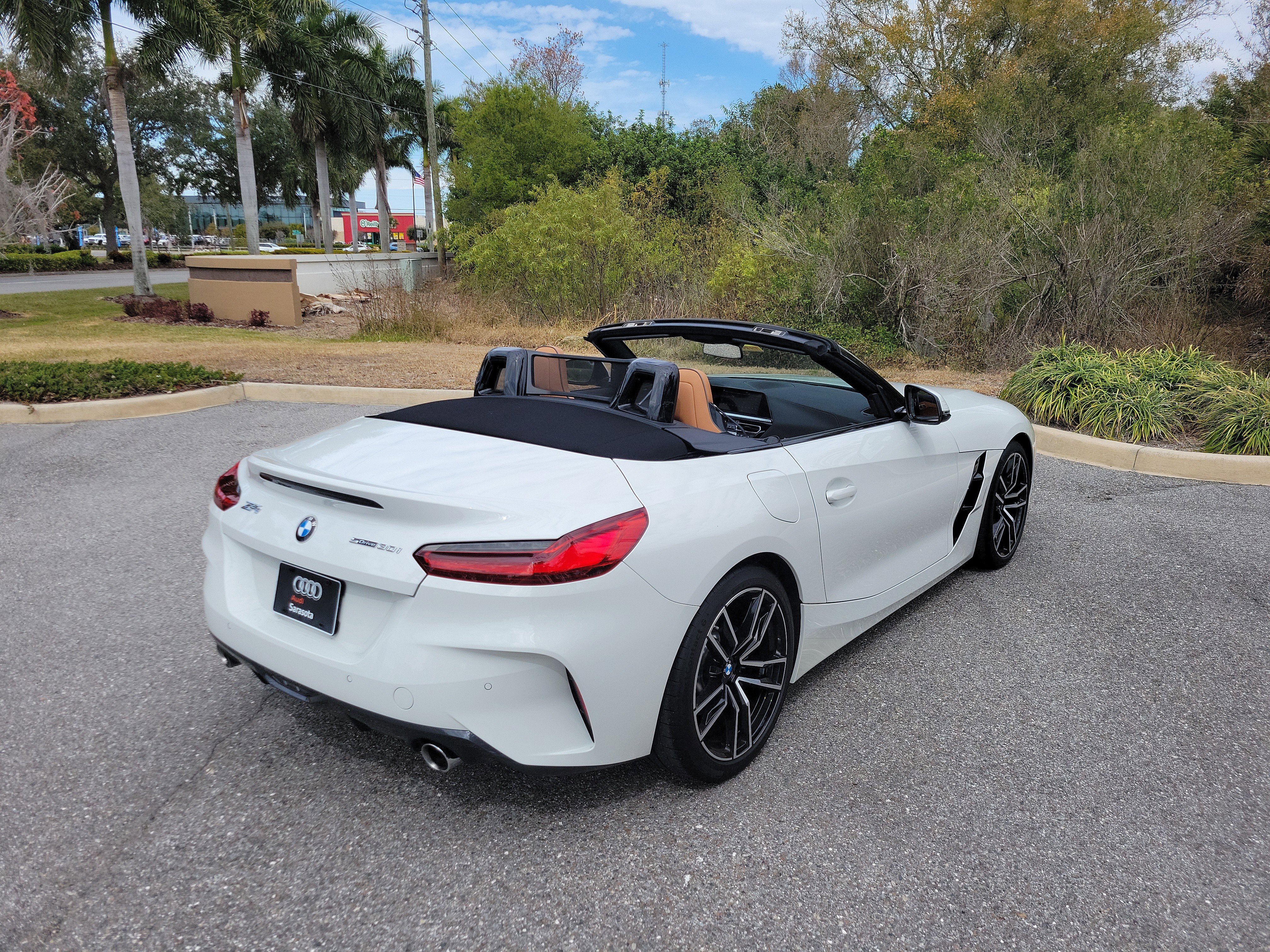 Used 2023 BMW Z4 sDrive30i w/ Driving Assistance Package image 4