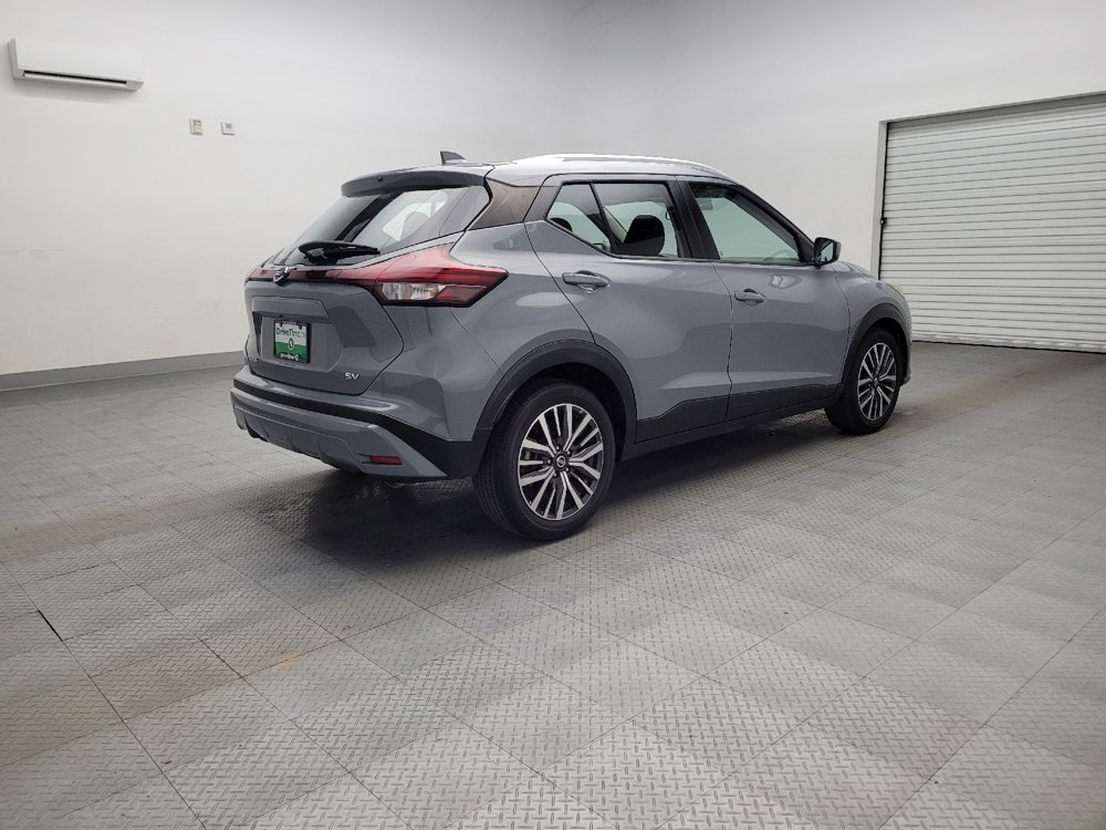 Used 2021 Nissan Kicks SV image 9