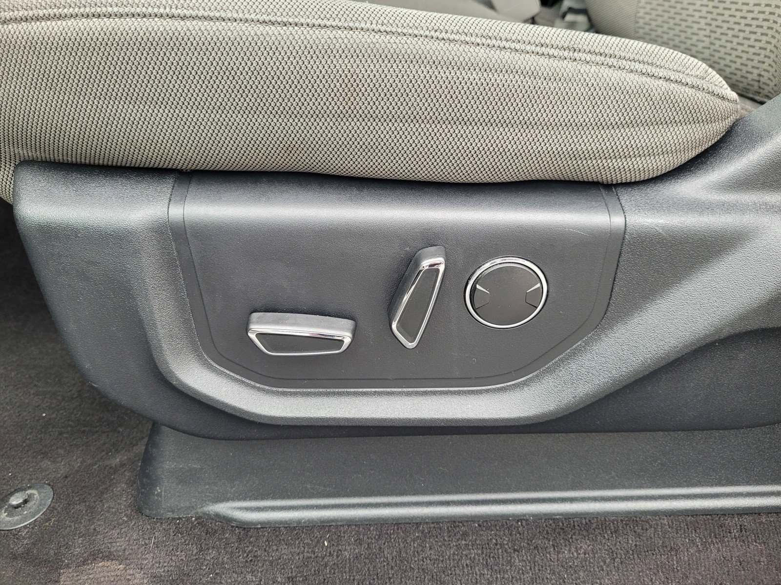 Used 2018 Ford F150 XLT w/ Equipment Group 302A Luxury image 11