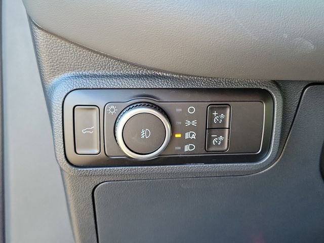 Used 2026 Ford Explorer Active w/ Active Comfort Package RWD image 14