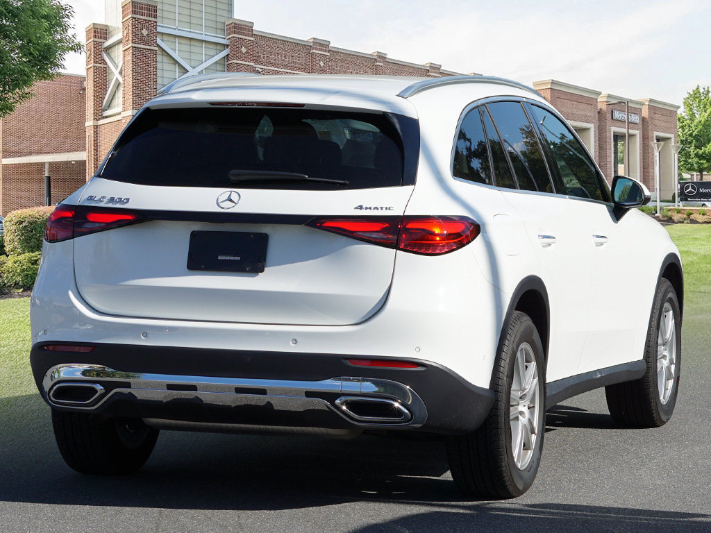 Used 2025 Mercedes-Benz GLC 300 4MATIC image 6