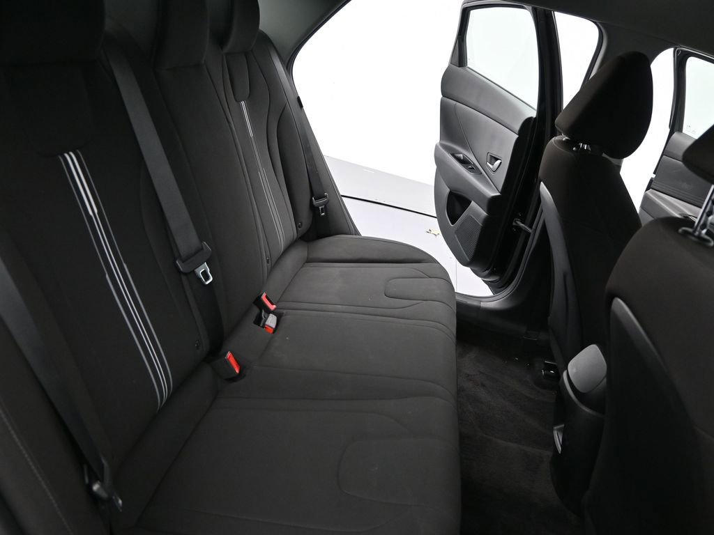 Used 2024 Hyundai Elantra SEL image 13