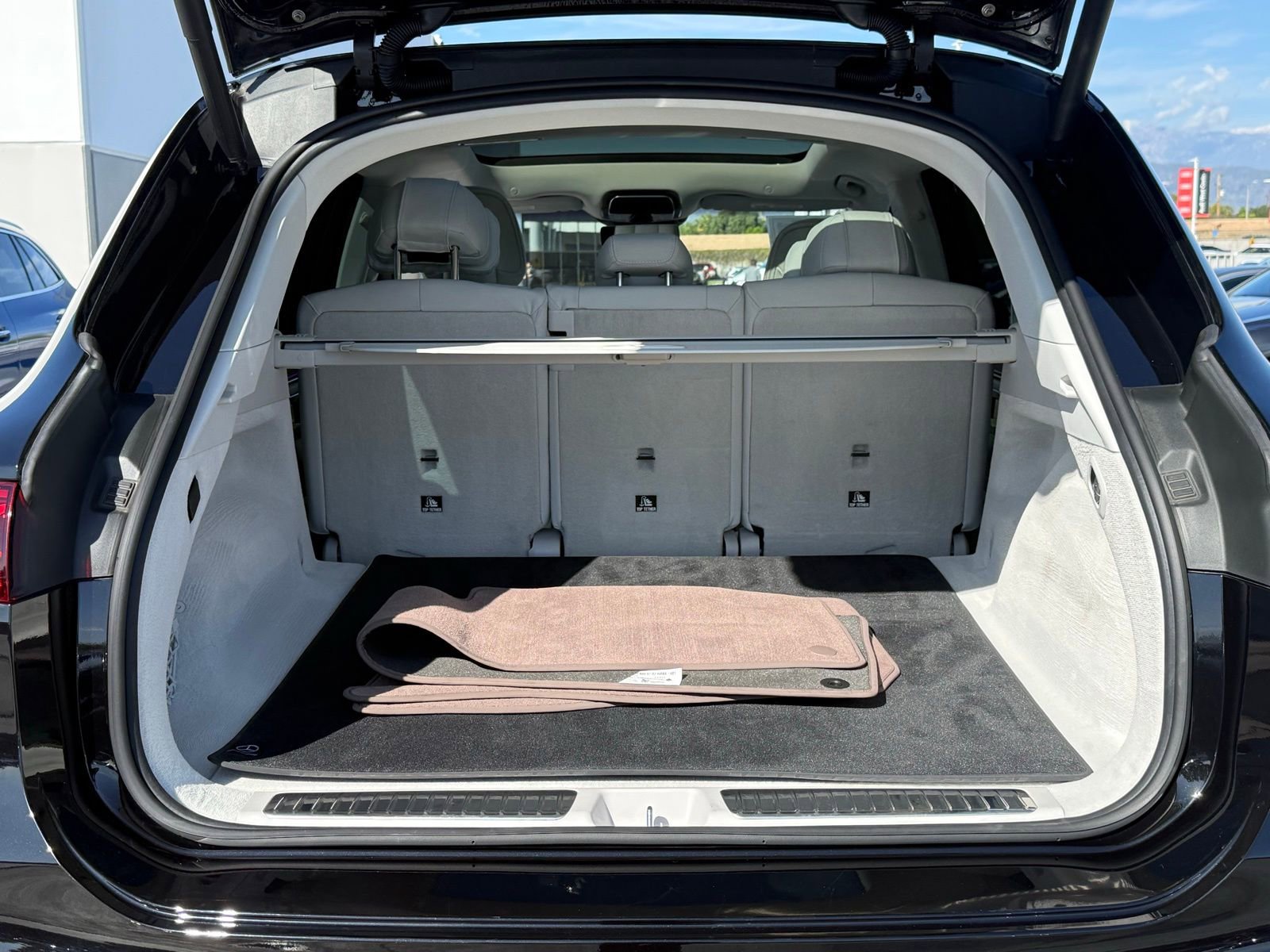 Certified 2023 Mercedes-Benz EQS 580 4MATIC SUV image 14