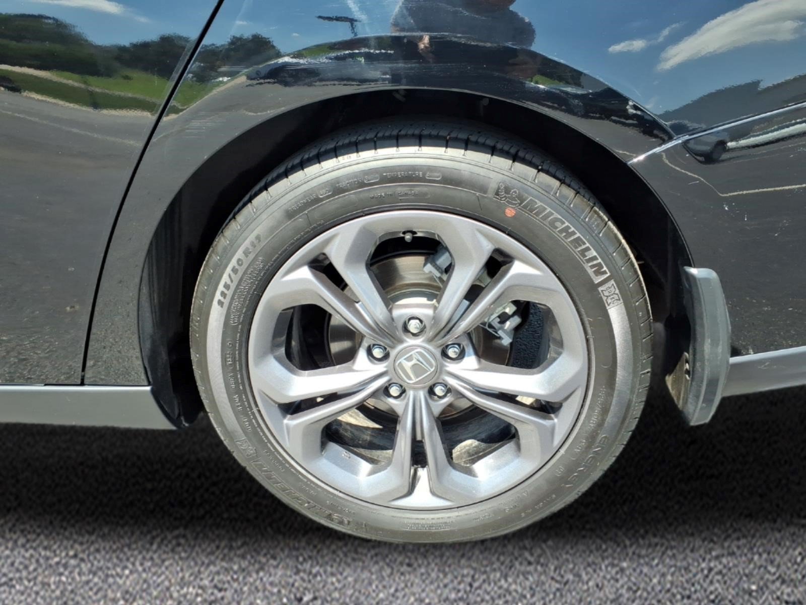 Certified 2023 Honda Accord EX image 9