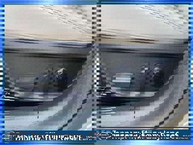 Used 2025 Genesis G70 2.5T image 18