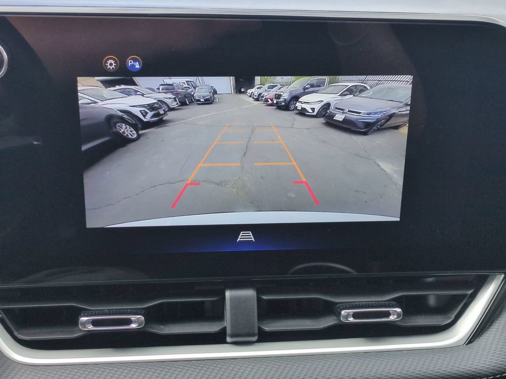 Used 2025 Chevrolet Equinox LT AWD/4WD image 17
