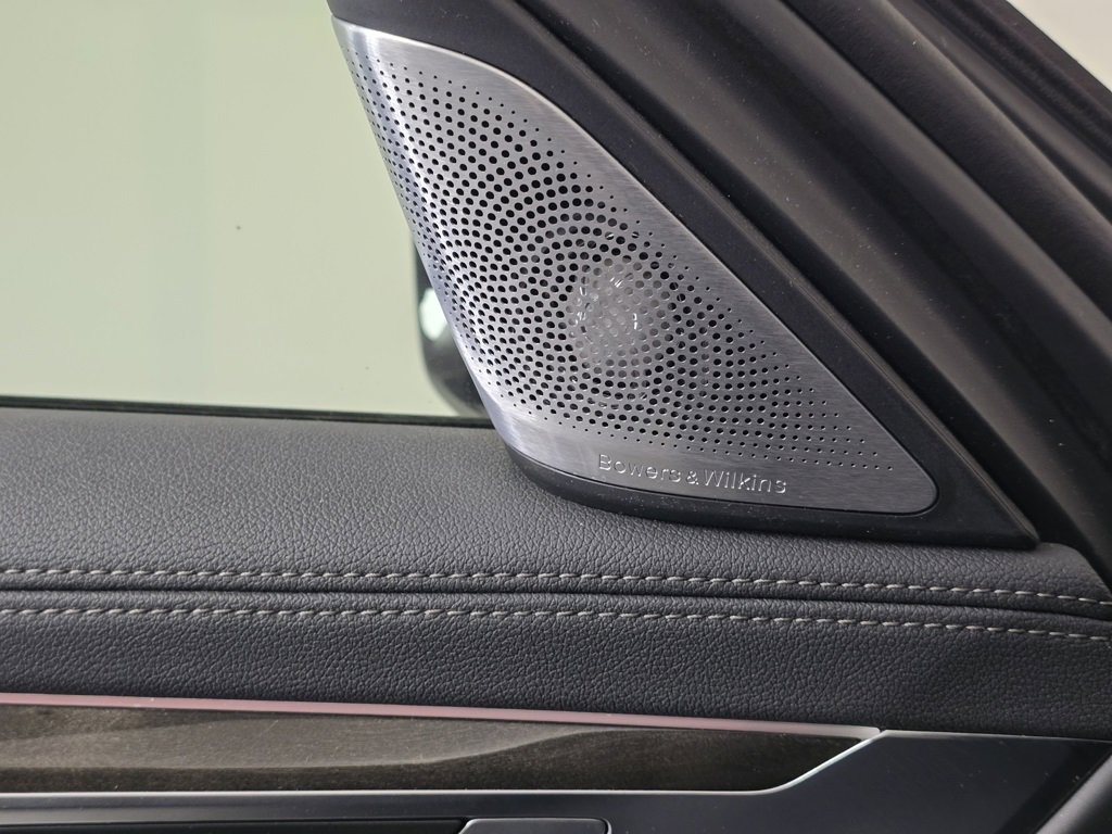 Used 2016 BMW 750i xDrive image 12