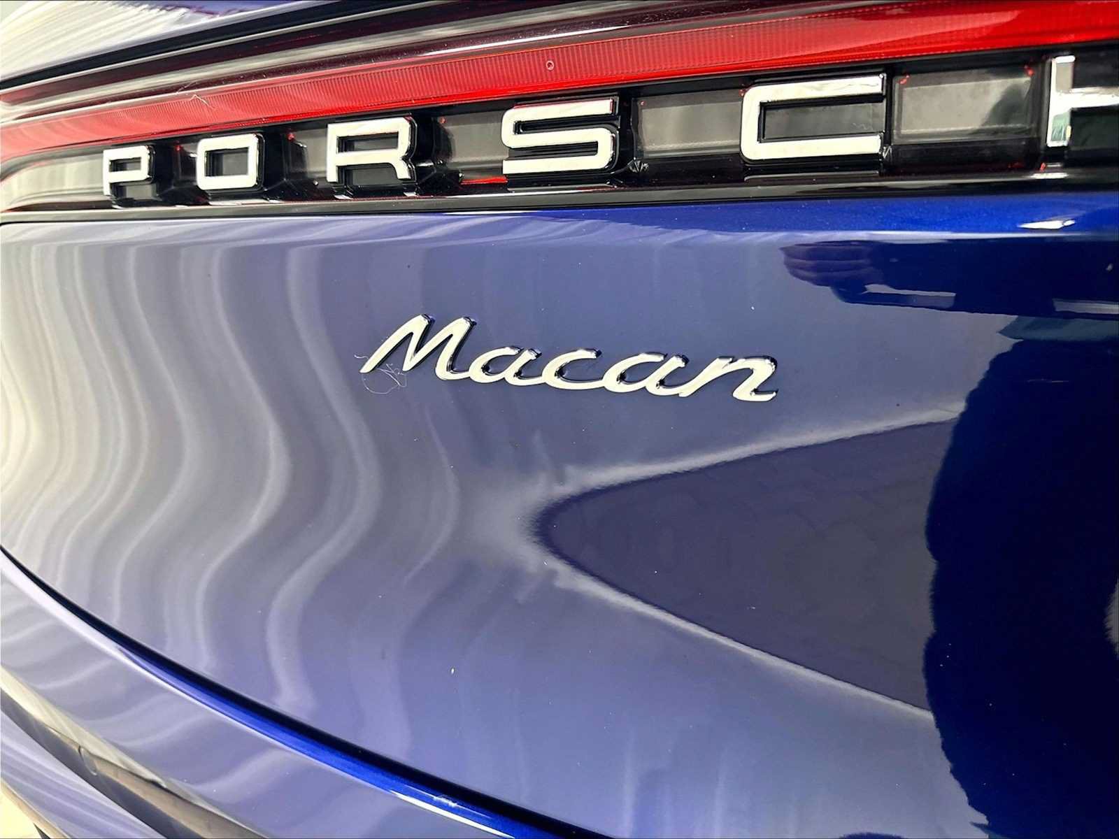 Used 2026 Porsche Macan AWD/4WD image 33
