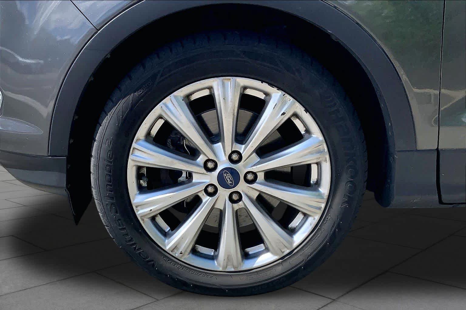 Used 2017 Ford Escape Titanium AWD/4WD image 11