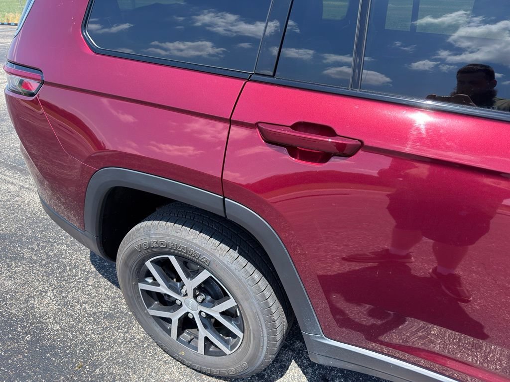 Used 2024 Jeep Grand Cherokee L Limited AWD/4WD image 19