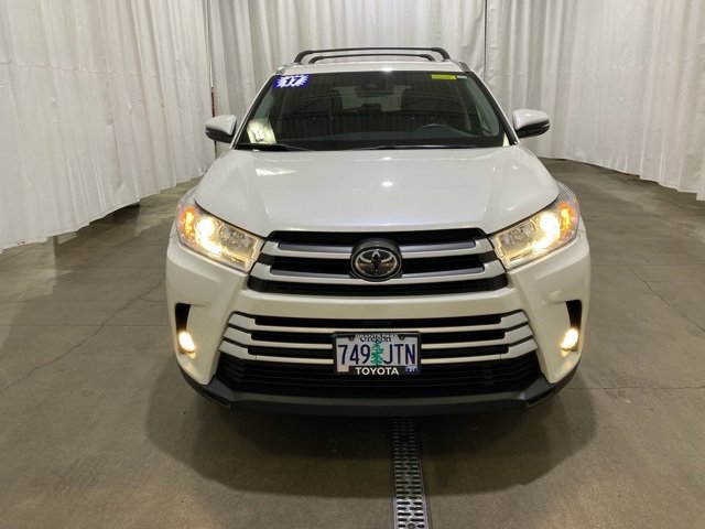 Certified 2017 Toyota Highlander XLE image 9