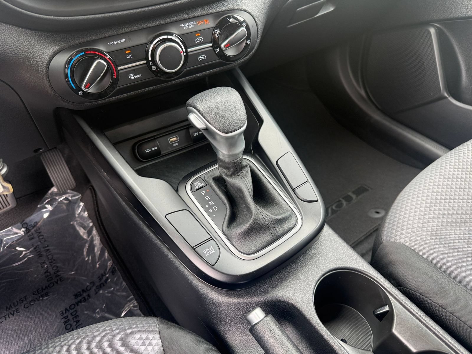 Used 2025 Kia Soul LX w/ LX Technology Package FWD image 39