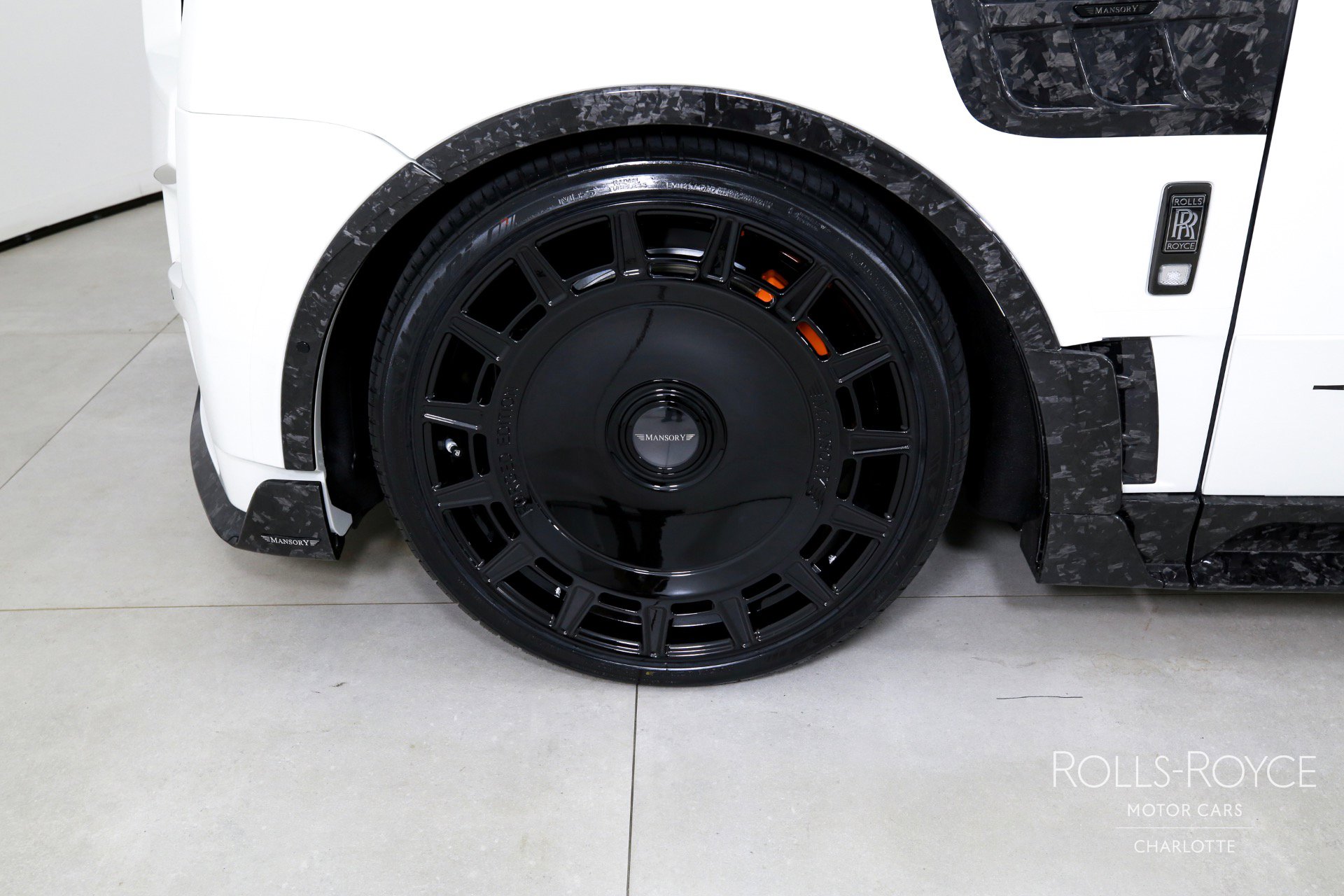 Used 2025 Rolls-Royce Cullinan Black Badge image 42