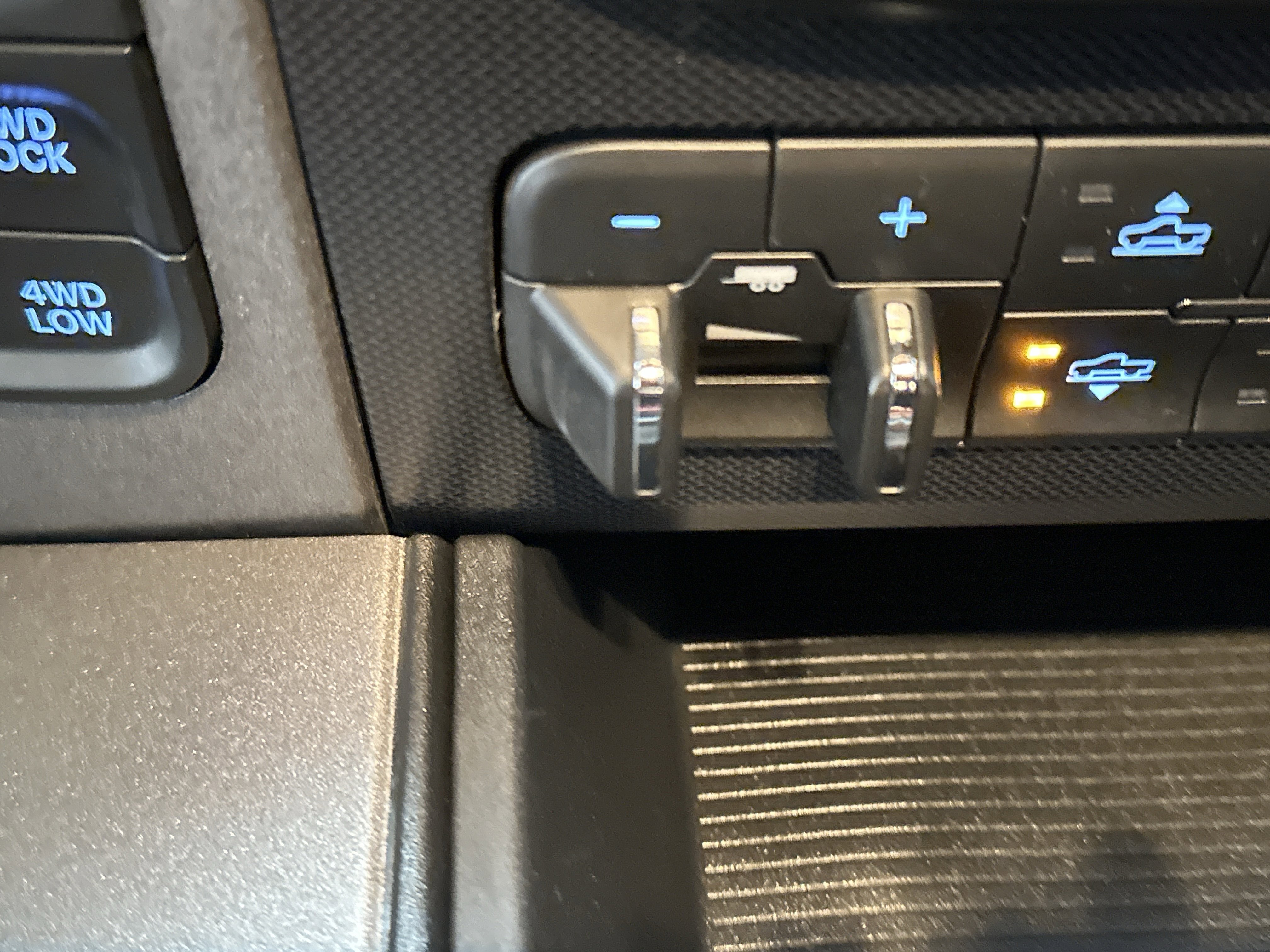 Used 2018 RAM 1500 Rebel w/ Luxury Group image 40