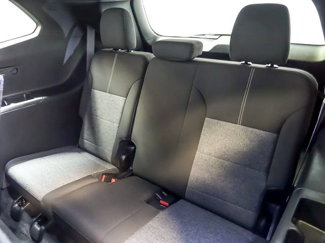 Certified 2025 GMC Acadia Elevation AWD/4WD image 16