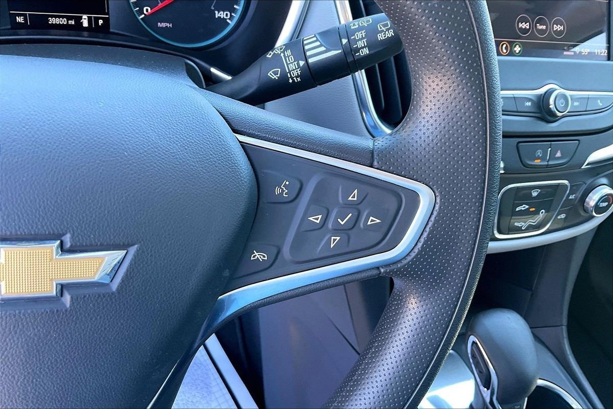 Used 2022 Chevrolet Equinox LS w/ Driver Confidence II Package image 12