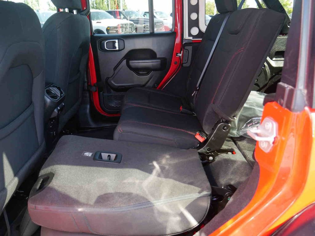 Used 2023 Jeep Wrangler Unlimited Rubicon w/ Steel Bumper Group image 18