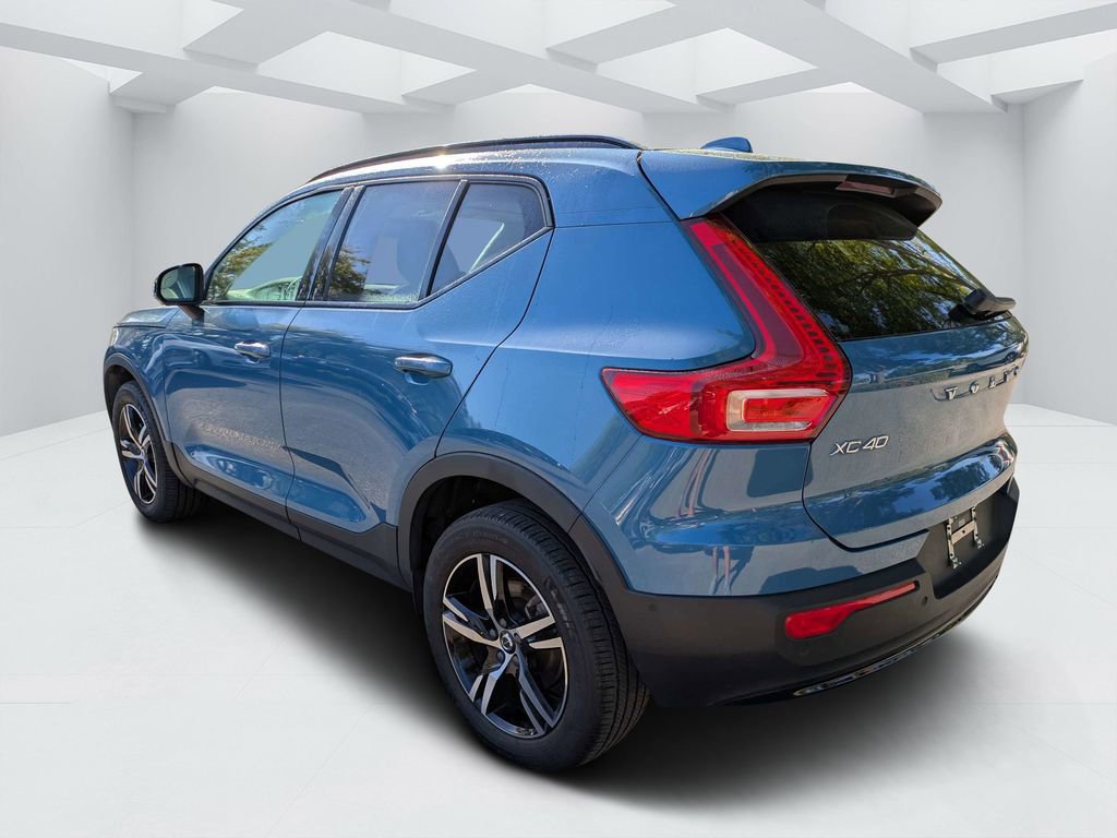 Certified 2023 Volvo XC40 B5 Plus w/ Driver Assist Package image 5