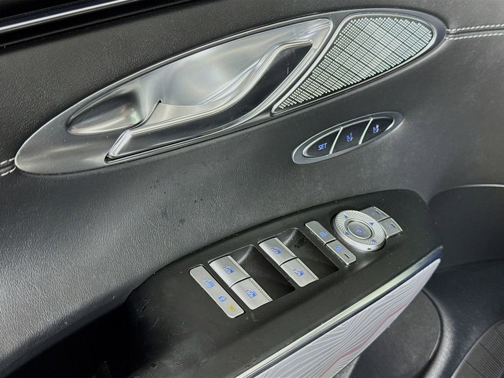 Used 2024 Genesis GV70 2.5T Advanced w/ Advanced Package image 18