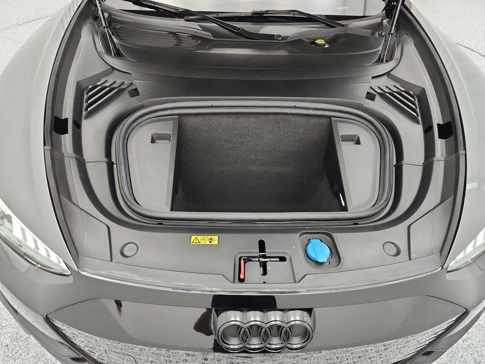 Used 2022 Audi e-tron GT Premium Plus w/ Performance Package image 16