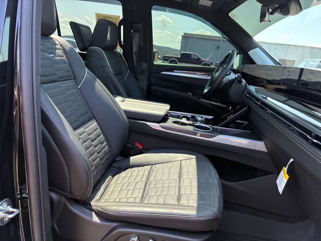 Used 2025 Cadillac Escalade V AWD/4WD image 23
