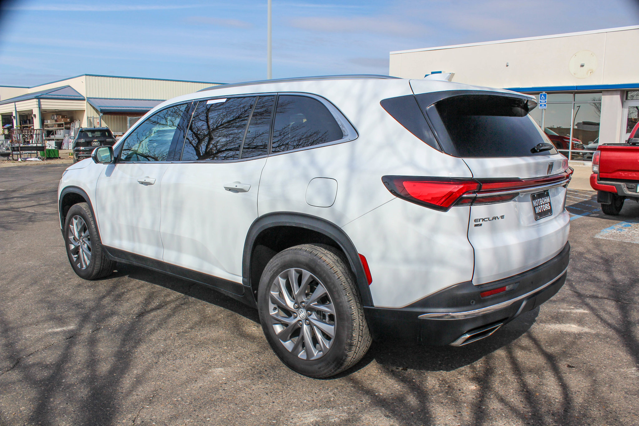 Used 2025 Buick Enclave Preferred AWD/4WD image 9