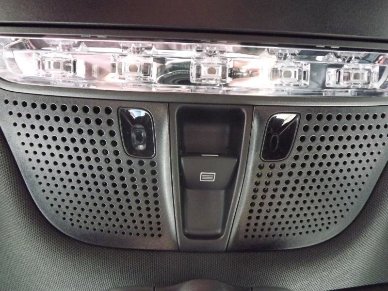 Used 2019 Mercedes-Benz GLC 300 4MATIC image 25