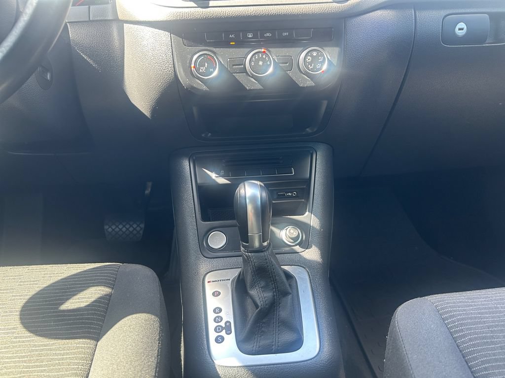 Used 2017 Volkswagen Tiguan Limited AWD/4WD image 12