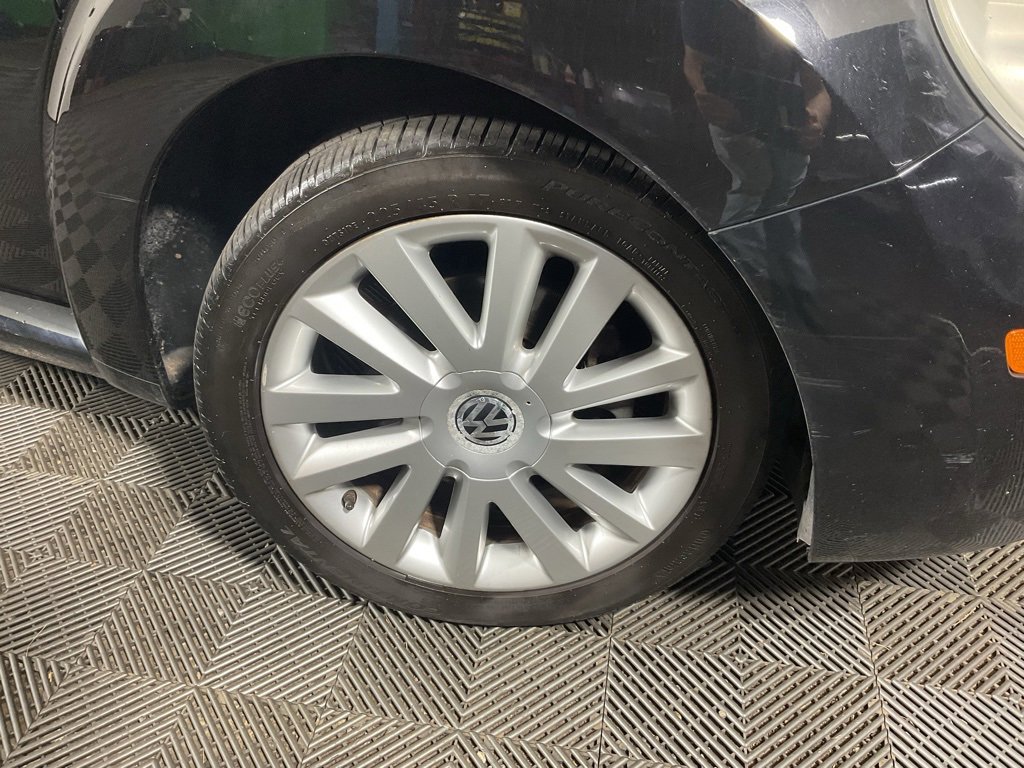 Used 2008 Volkswagen Beetle SE image 18