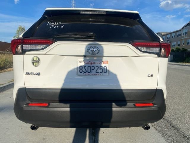 Used 2020 Toyota RAV4 LE w/ Carpet Mat Package image 8