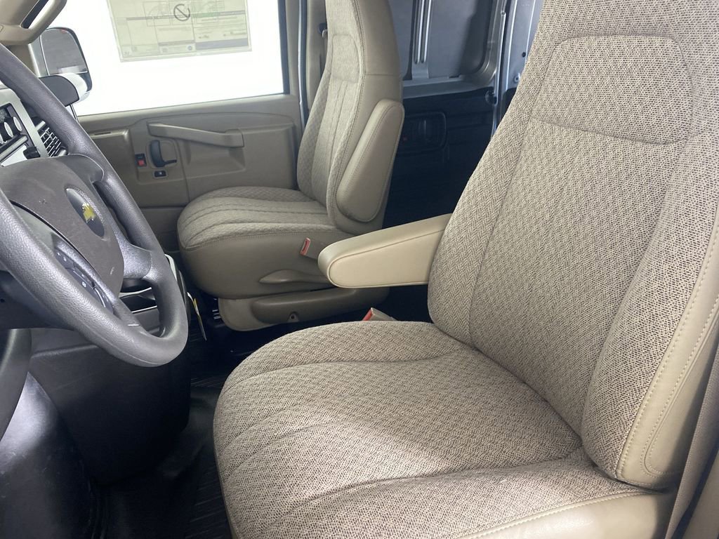 New 2025 Chevrolet Express 2500 Extended image 17