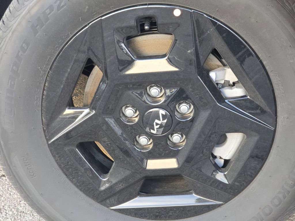 New 2026 Kia Carnival LX image 9