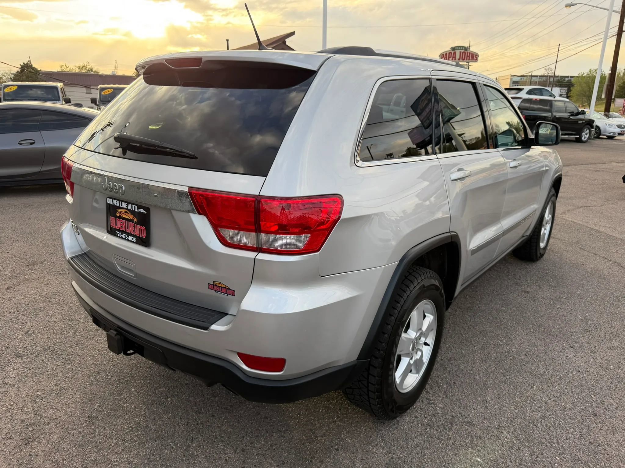 Used 2013 Jeep Grand Cherokee Laredo w/ Laredo E Group AWD/4WD image 8