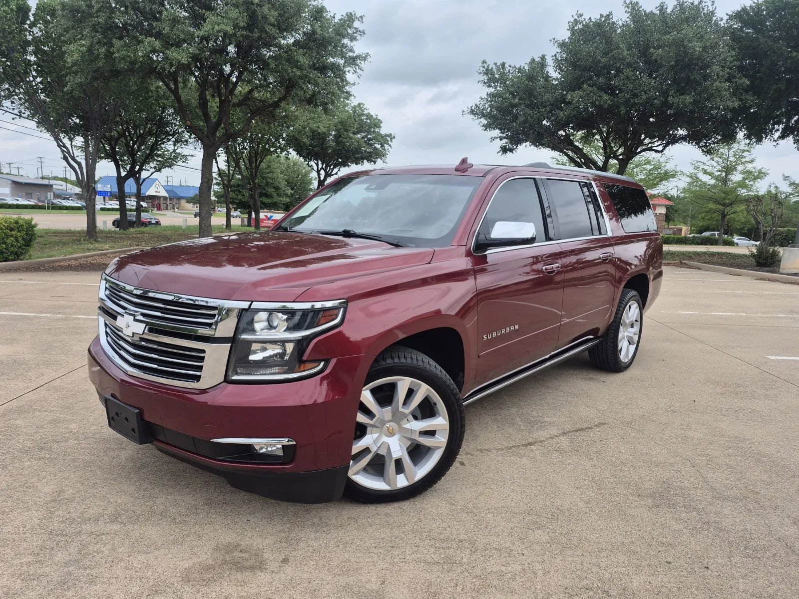 Used 2018 Chevrolet Suburban Premier AWD/4WD image 1