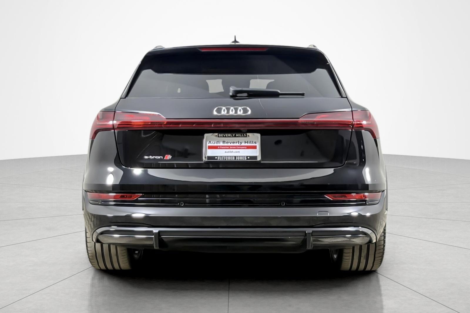 Used 2023 Audi e-tron S Prestige w/ Prestige Package AWD/4WD image 4