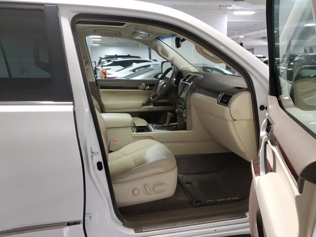 Used 2018 Lexus GX 460 Premium w/ Premium Package AWD/4WD image 27