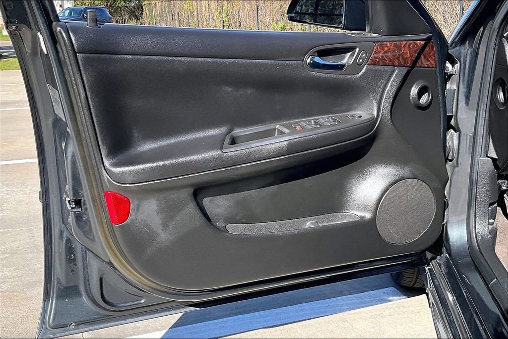 Used 2014 Chevrolet Impala LT w/ LT Sunroof Package image 23