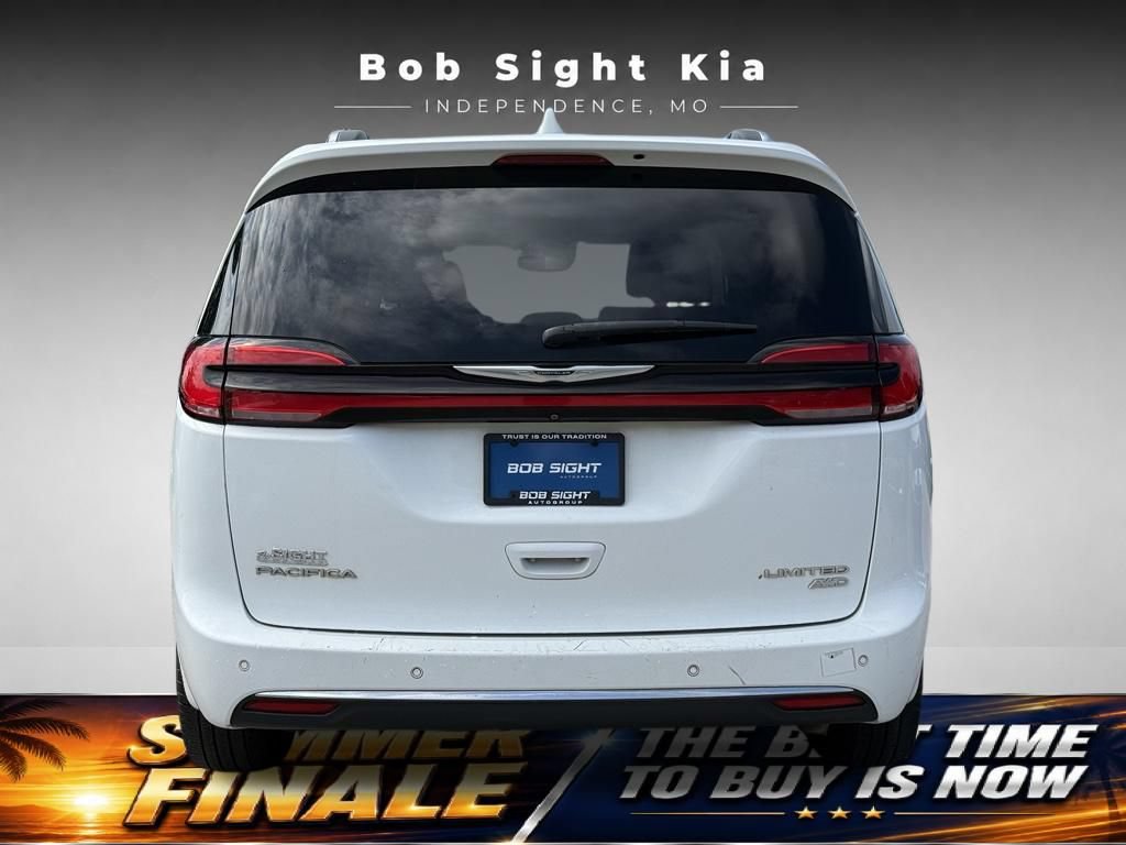 Used 2021 Chrysler Pacifica Limited w/ Premium & Safety Sphere Group AWD/4WD image 9