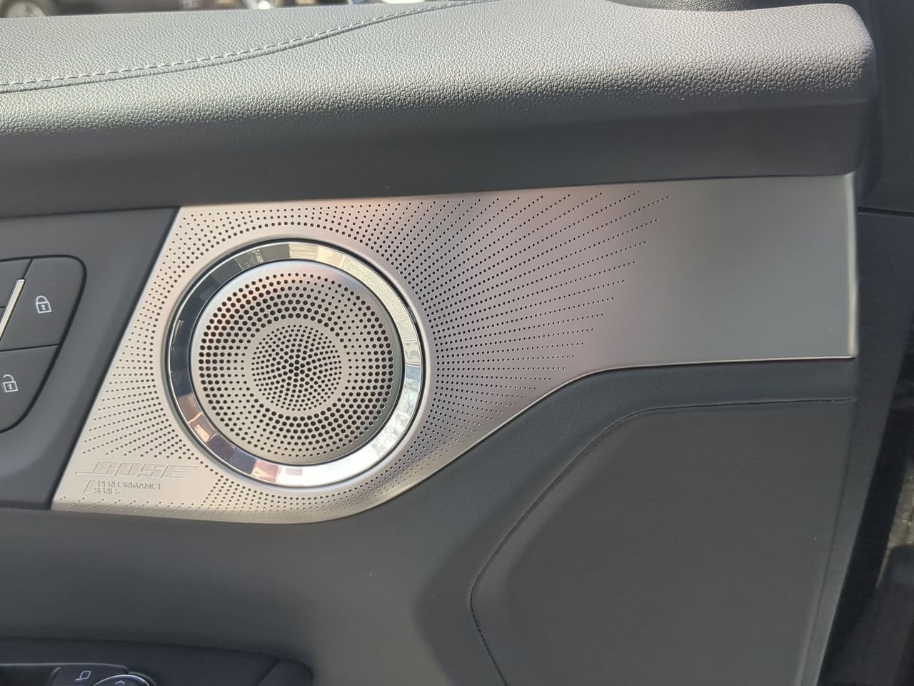 Used 2025 Buick Enclave Avenir w/ Super Cruise Package image 25