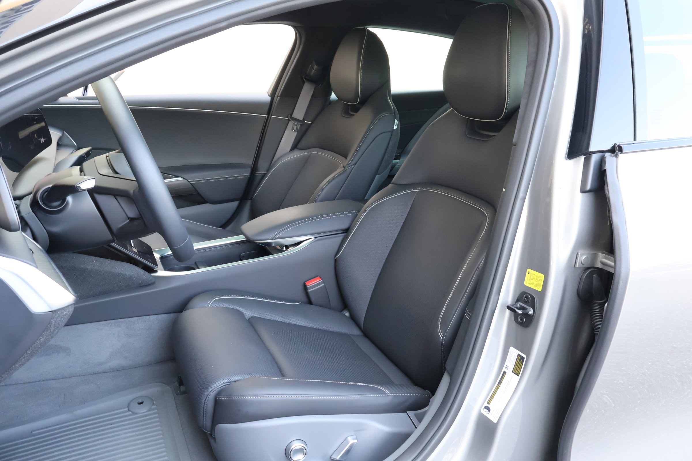 Used 2026 Lucid Air Touring image 2