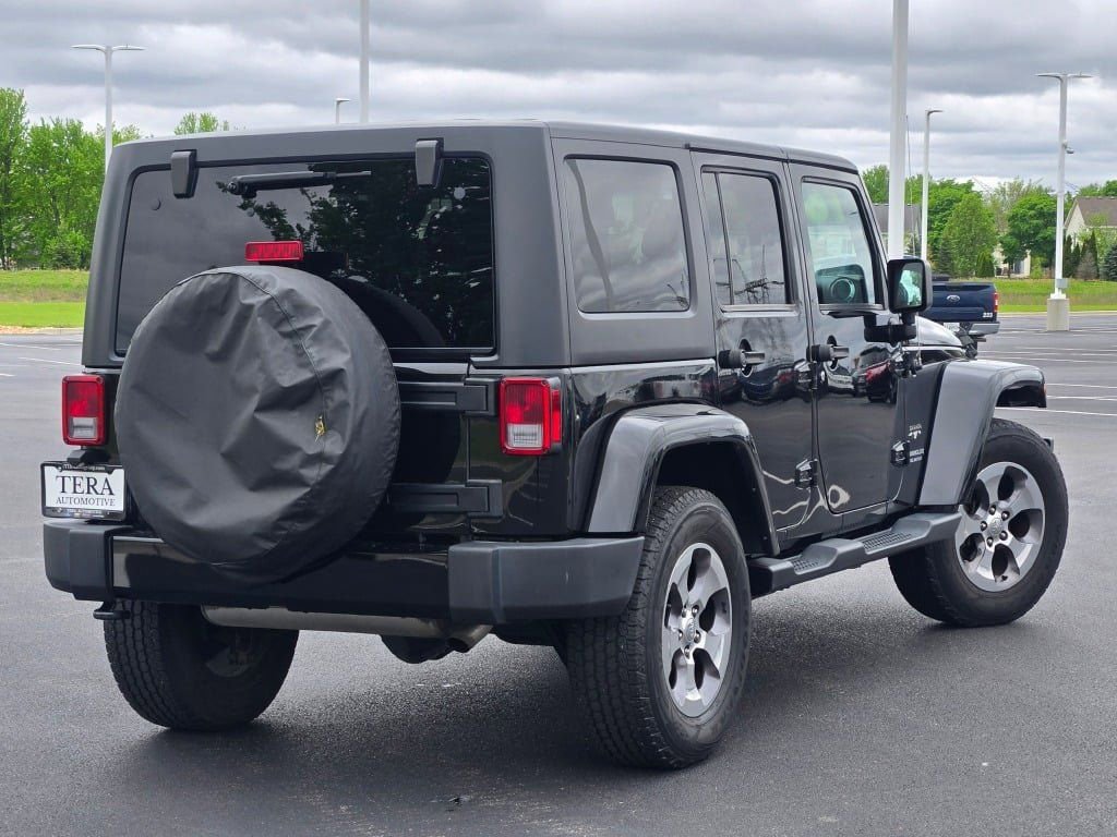 Used 2016 Jeep Wrangler Unlimited Sahara w/ Connectivity Group AWD/4WD image 8