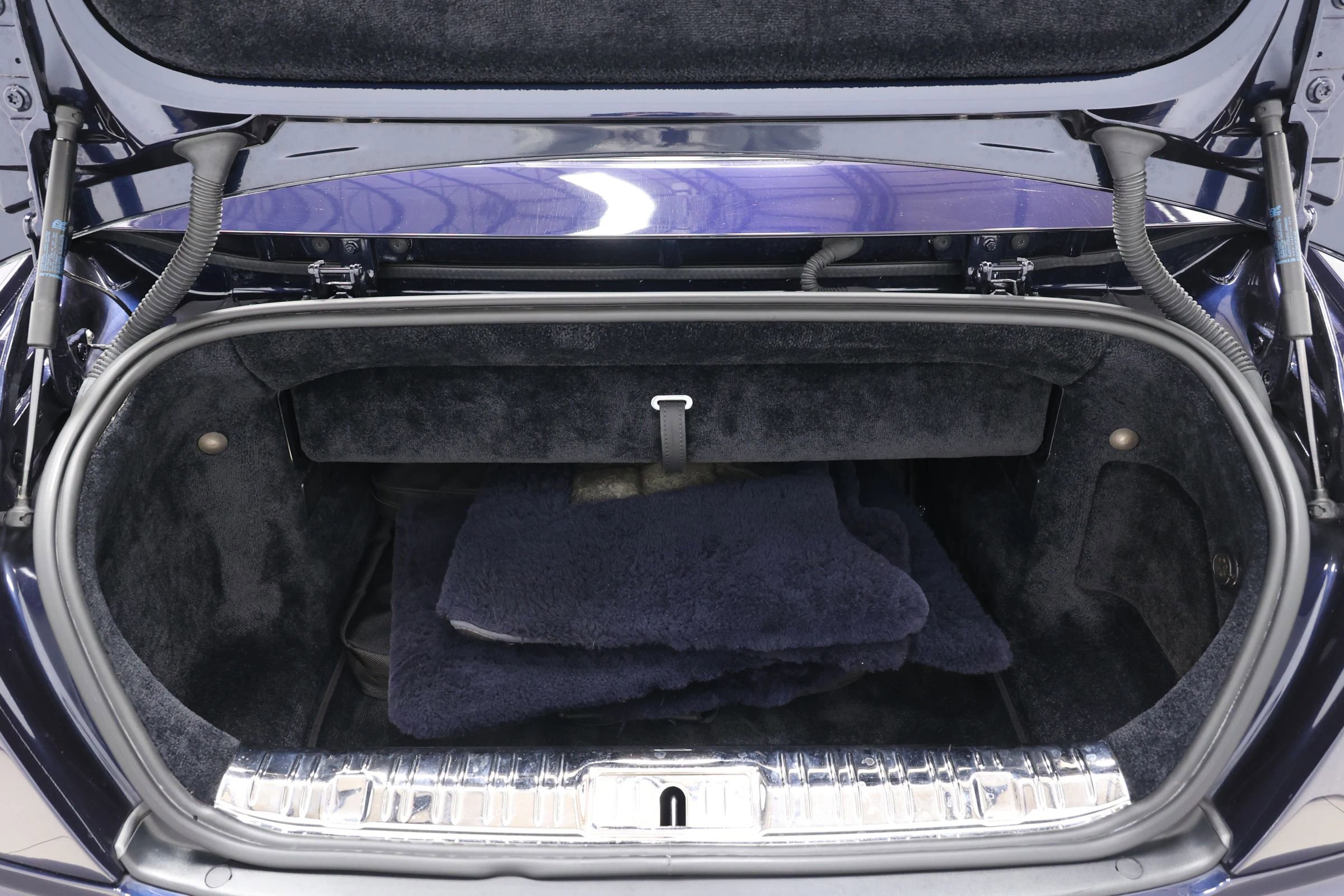 Used 2016 Rolls-Royce Dawn image 62