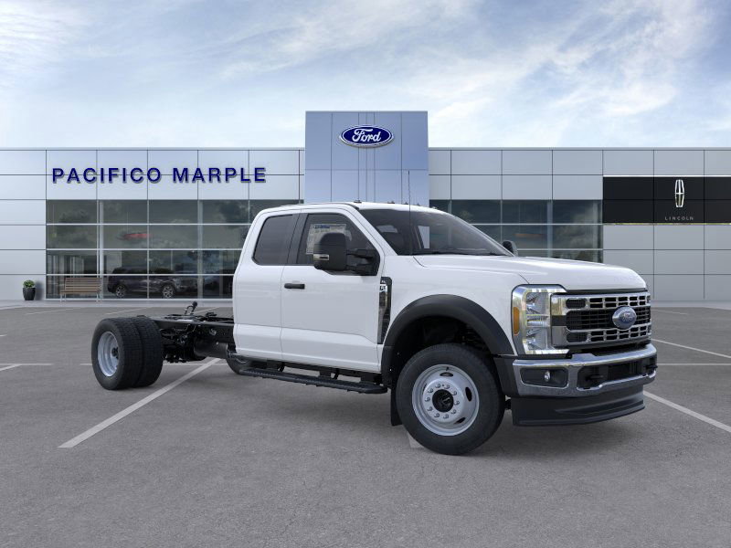 New 2025 Ford F450 XL w/ XL Chrome Package image 7